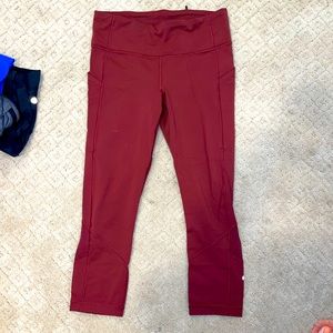LULULEMON DARK RED LEGGINGS CROPPED [SIZE 6]